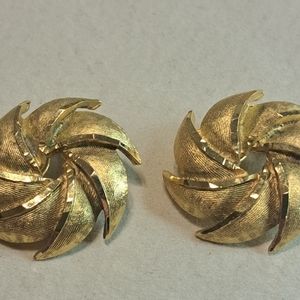 Vintage Gold Tone Textured Twisted BSK Signed Clip Earrings